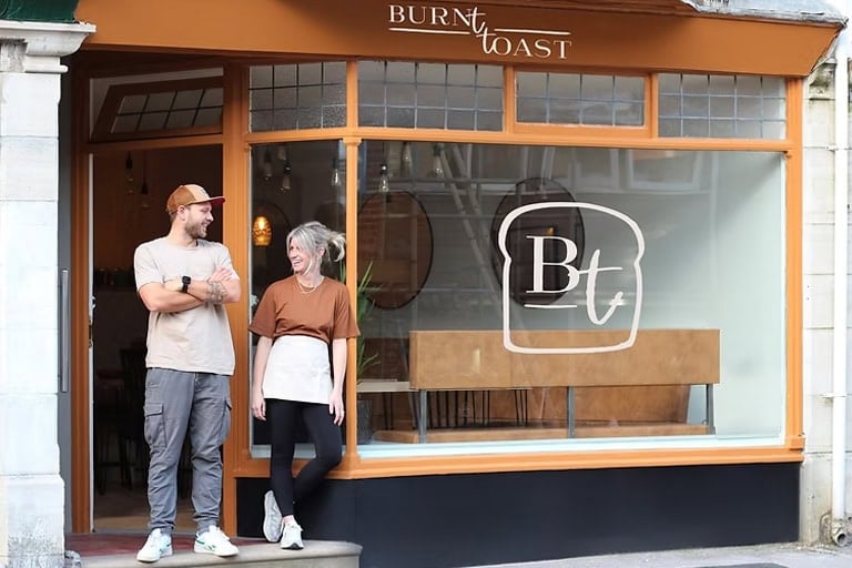 Burnt Toast burger bar in Swanage Dorset offering street food delivery